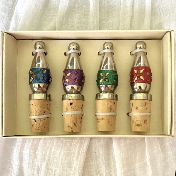 NIP Pier 1 Exclusive Glitter Holiday Inspired Wine Stoppers (Set4) Nickel Plated - Picture 2 of 6